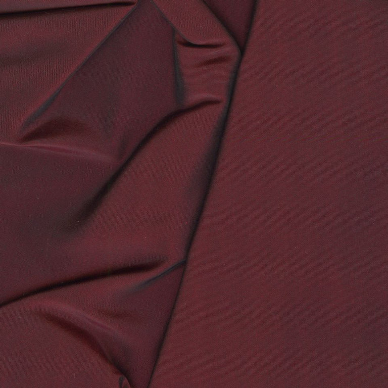 TrinitySilkTaffeta 131-126 Burgundy