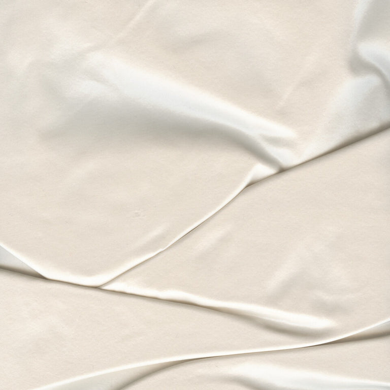 TrinitySilkTaffeta 001-001 Ivory